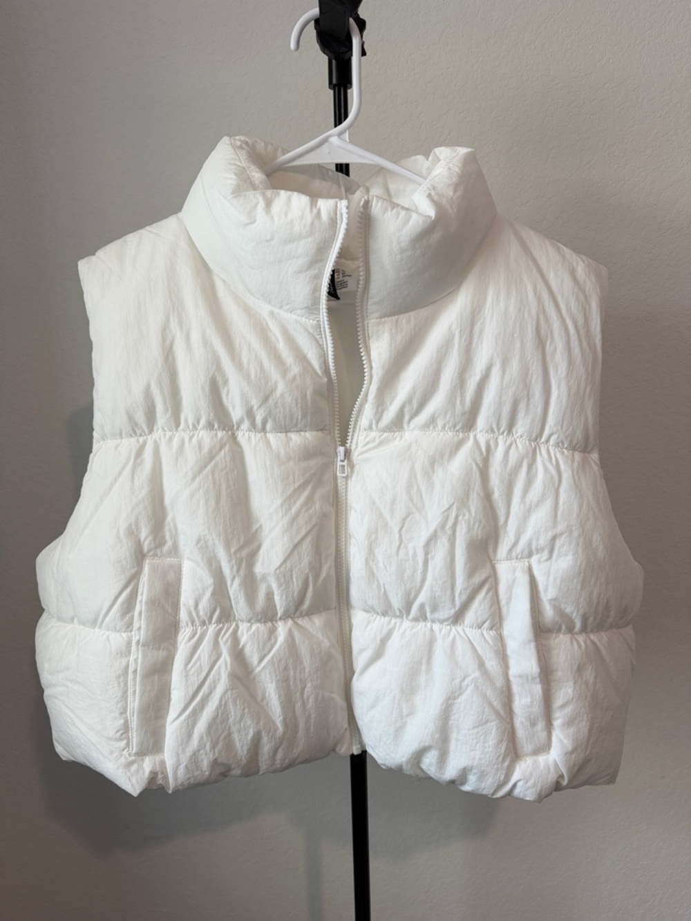🌿 Mid-Length Puffer Vest in White